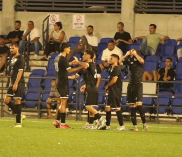 חגיגות בסיום. נשר (דאפר מחאמיד)