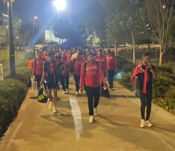 שחקני מג'דל כרום עוזבים את המגרש (באדיבות הקבוצה)