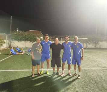 פורת (מימין), מסיכה, זנפט, קניאס וסויסה (באדיבות הקבוצה)