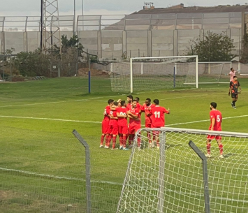 חגיגה באדום. שחקני אזור