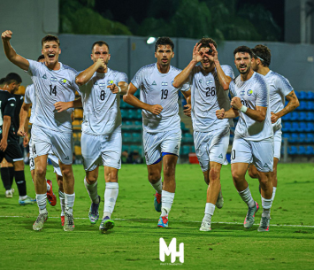 שחקני אתא/ביאליק חוגגים (מחמוד חמדי)