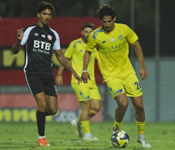 נעים עם הכדור (אבי רביבו)