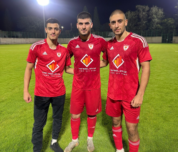 הכובשים לטירה