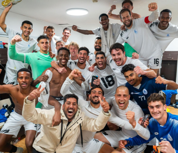 שחקני רמת השרון בסיום המשחק (רועי קור)