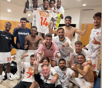 שחקני מלאכי בסיום המשחק