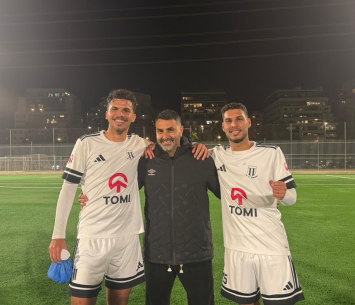 עובדיה לצדו של מאיה וספיר (באדיבות המועדון)