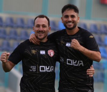 עוז פרץ (משמאל) (דאפר מחאמיד)