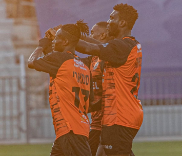 חגגו מוקדם מדי. שחקני כפר שלם (יאיר רובלט)