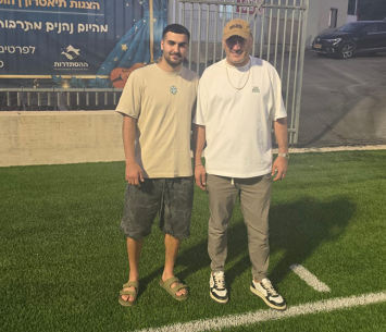 השחקן במעמד החתימה