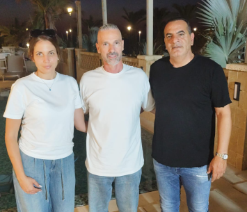 כהן במעמד החתימה