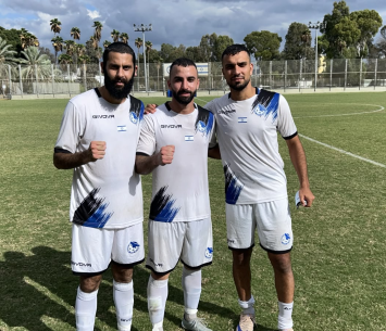 כובשי השערים לנשר