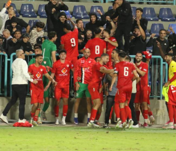שחקני טירה חוגגים בסיום המשחק (דאפר מחאמיד)