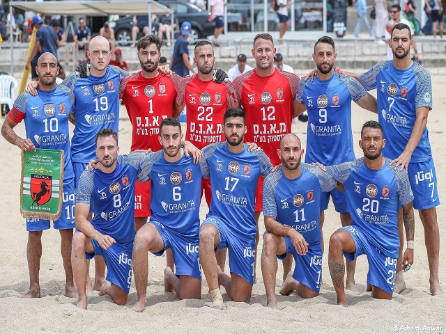 באו נחושים מההתחלה. שחקני כפר קאסם בתחילת הטורניר (איהם אנואר ג'בארין)