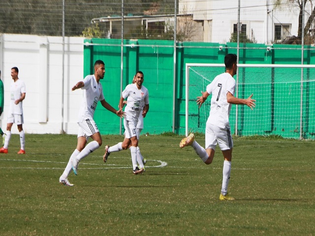 היממו את שפרעם. שחקני טירה חוגגים (מחאסן נסאר)