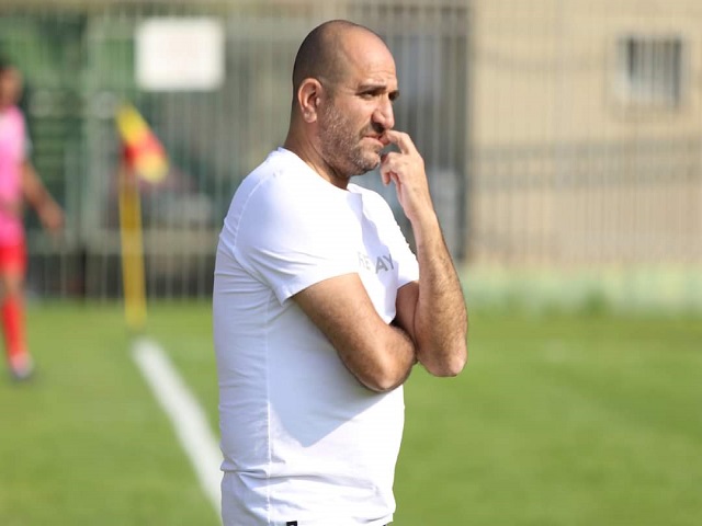 עושה מלאכתו בשקט ובצניעות. משה וייצמן (דאפר מאחמיד)