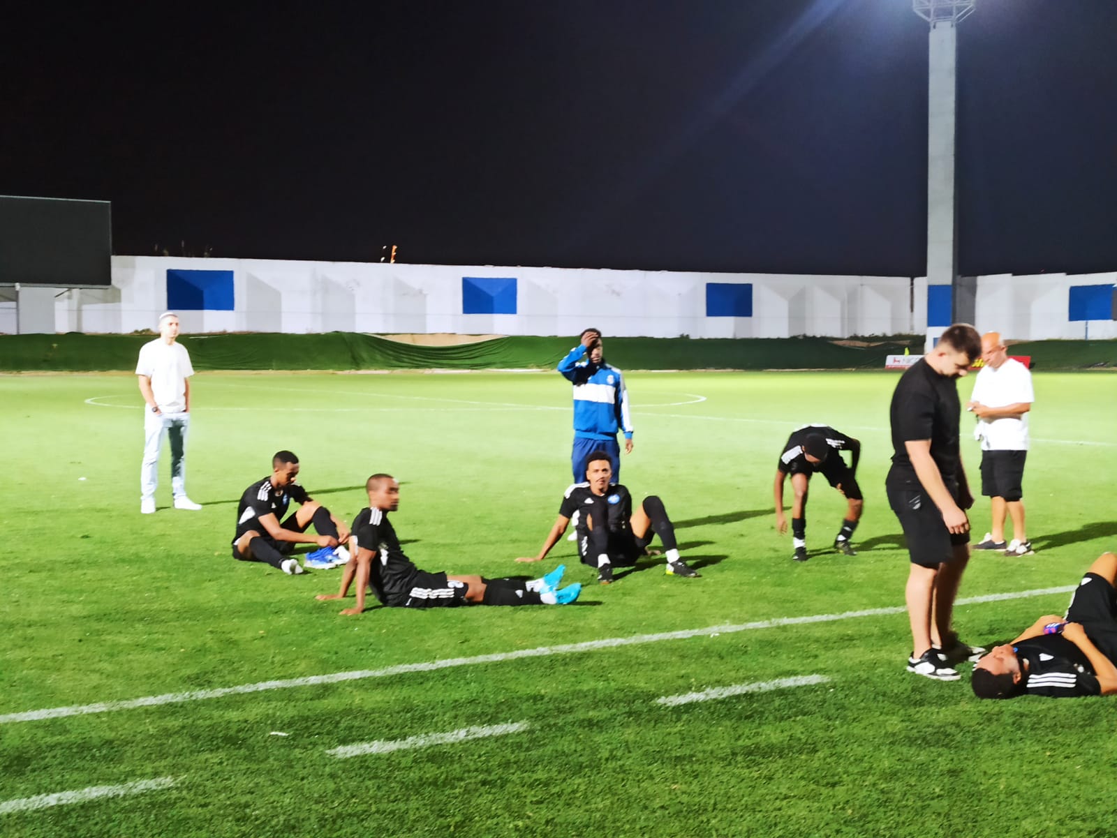 שחקני באר יעקב מאוכזבים בסיום (אלון יהודיוף)