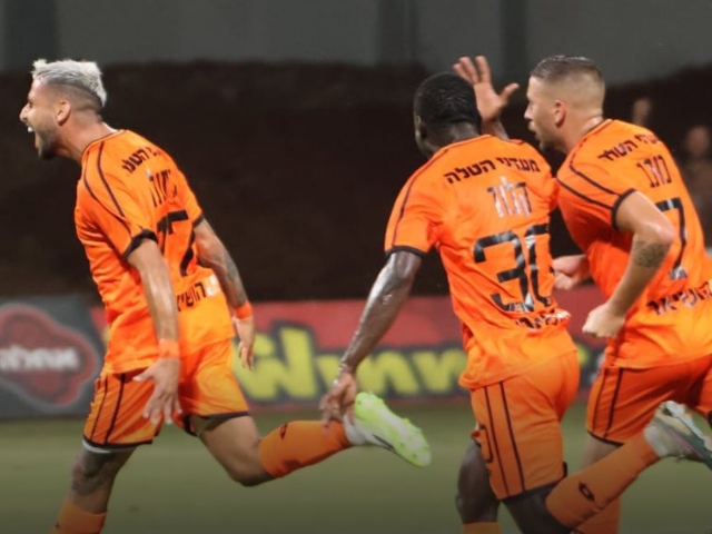 שחקני בני יהודה במשחק מטורף (מדיה בני יהודה)