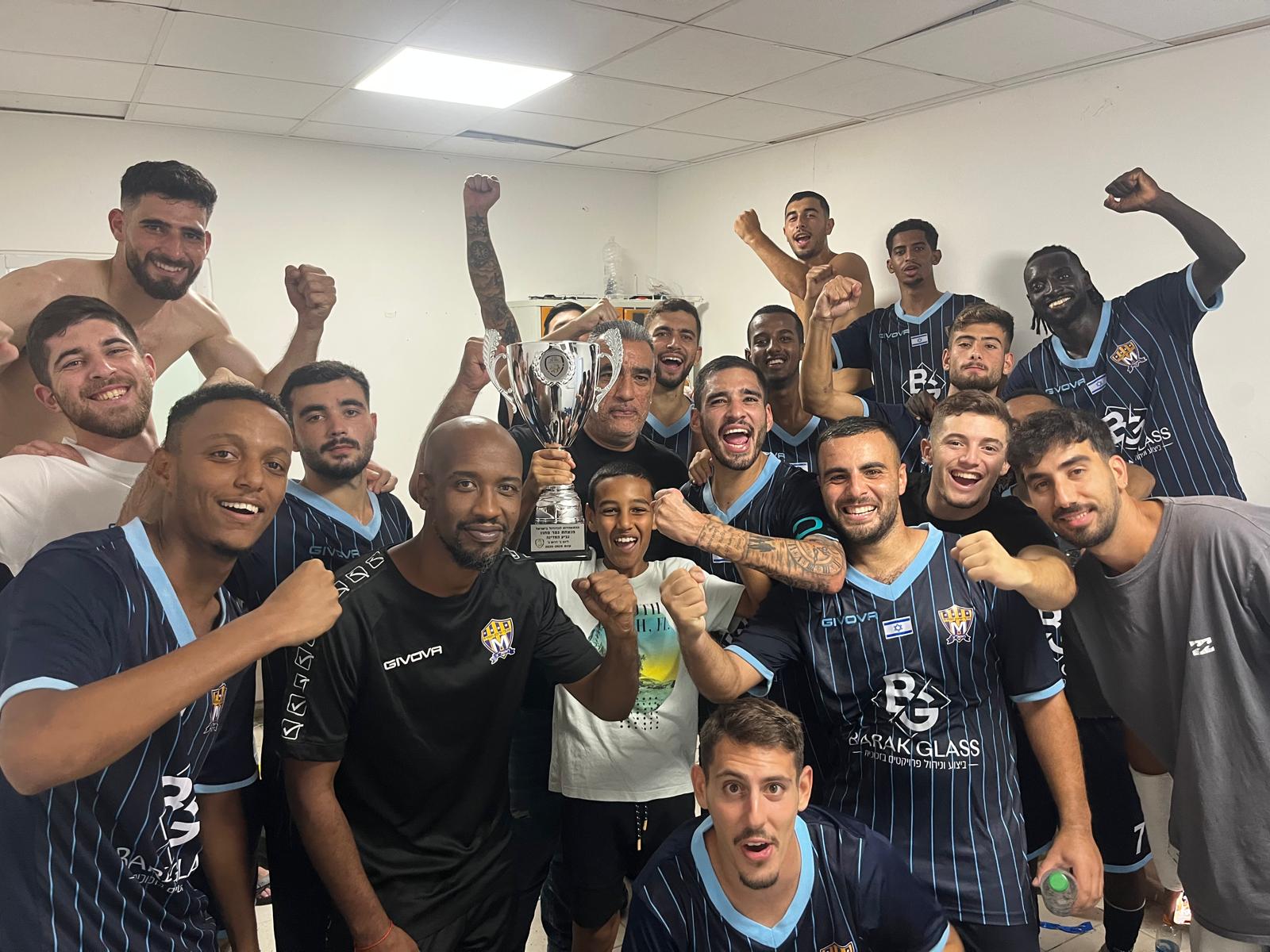 יש גביע. חגיגות בשיכון המזרח (באדיבות המועדון)