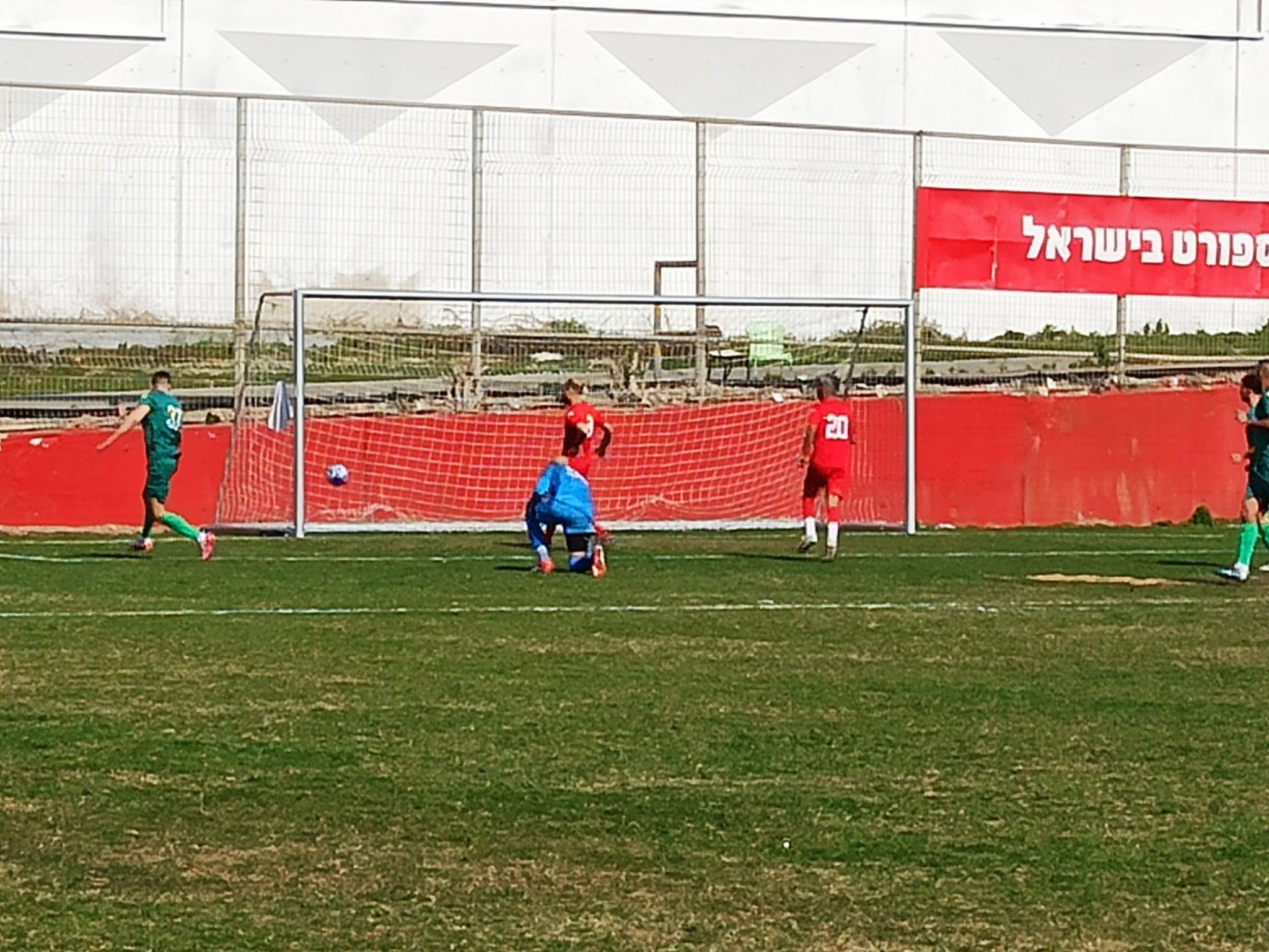 לא כוחות. ברנס כובש את ה-11 של הרצליה (אלון יהודיוף)