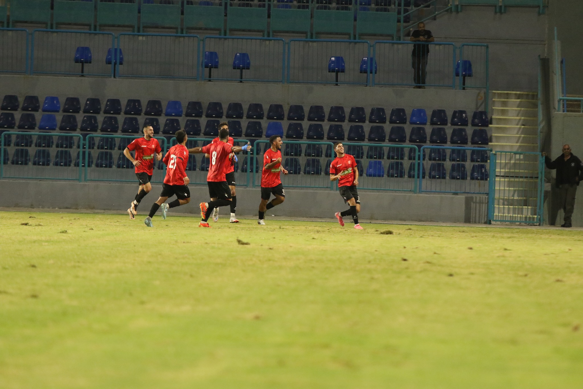 שחקני פאחם חוגגים (דאפר מחאמיד)