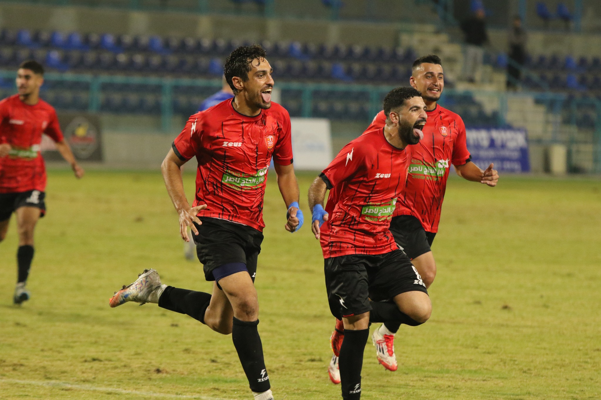 שחקני פאחם חוגגים את השני (דאפר מחאמיד)