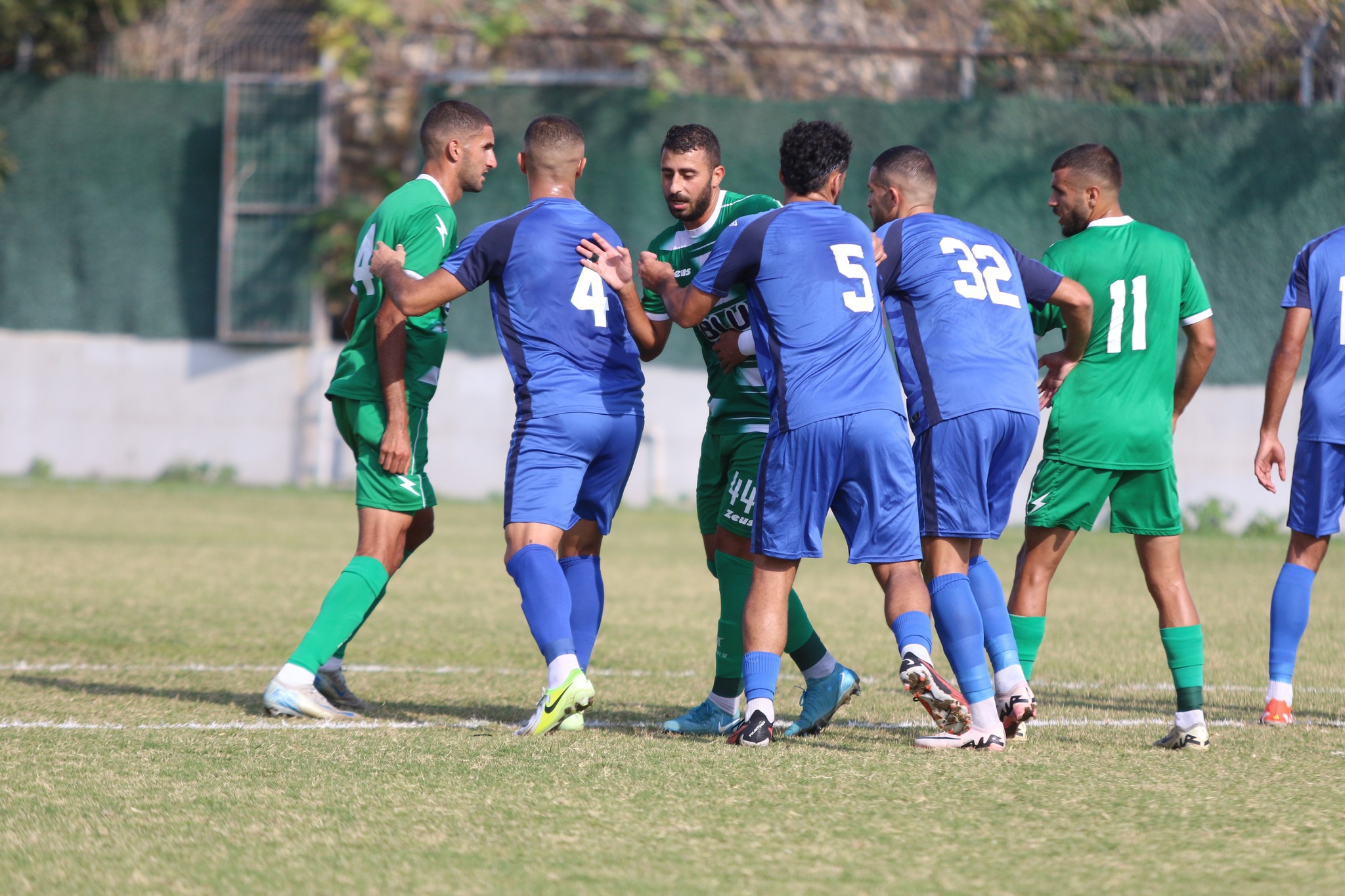 שחקני שתי הקבוצות (דאפר מחאמיד)