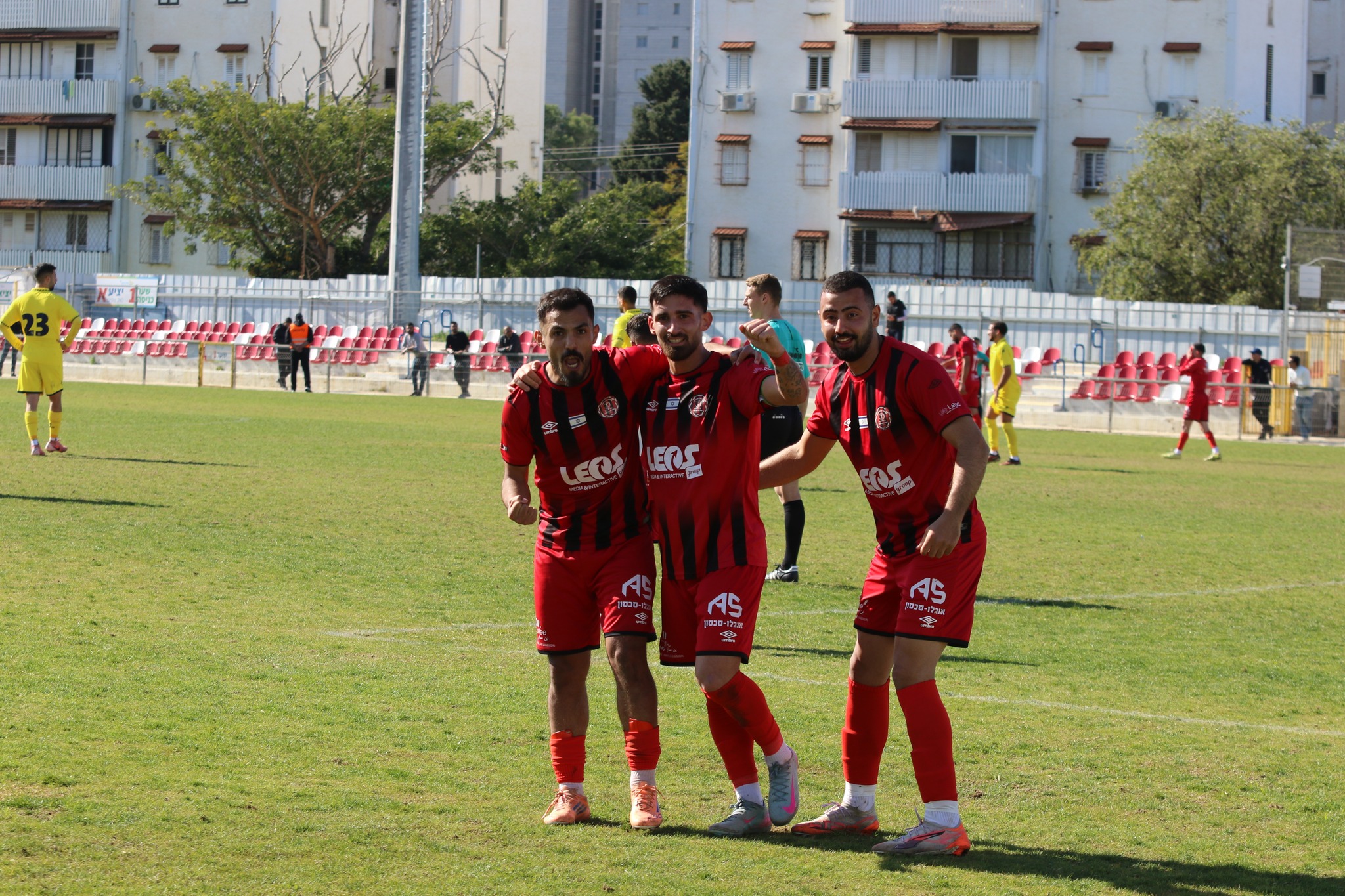 מסובכים בתחתית. שחקני טירת כרמל (דאפר מחאמיד)