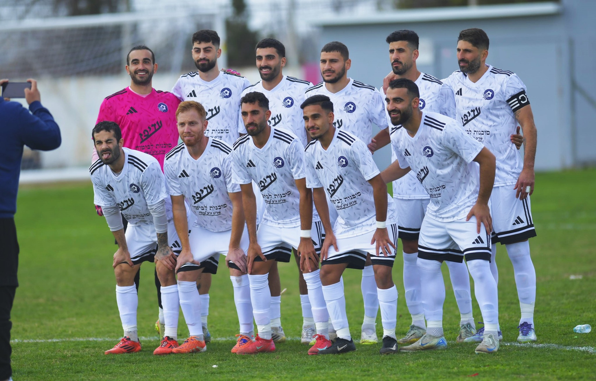 חדר הלבשה חזק (אבי רביבו)