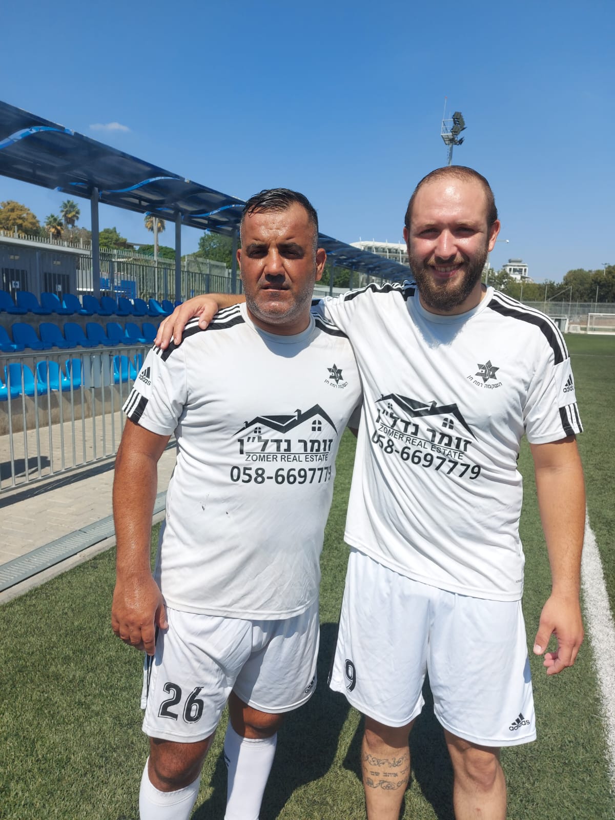 צמד הכובשים. יולזרי (מימין) ודואק (אלי שמואלי)