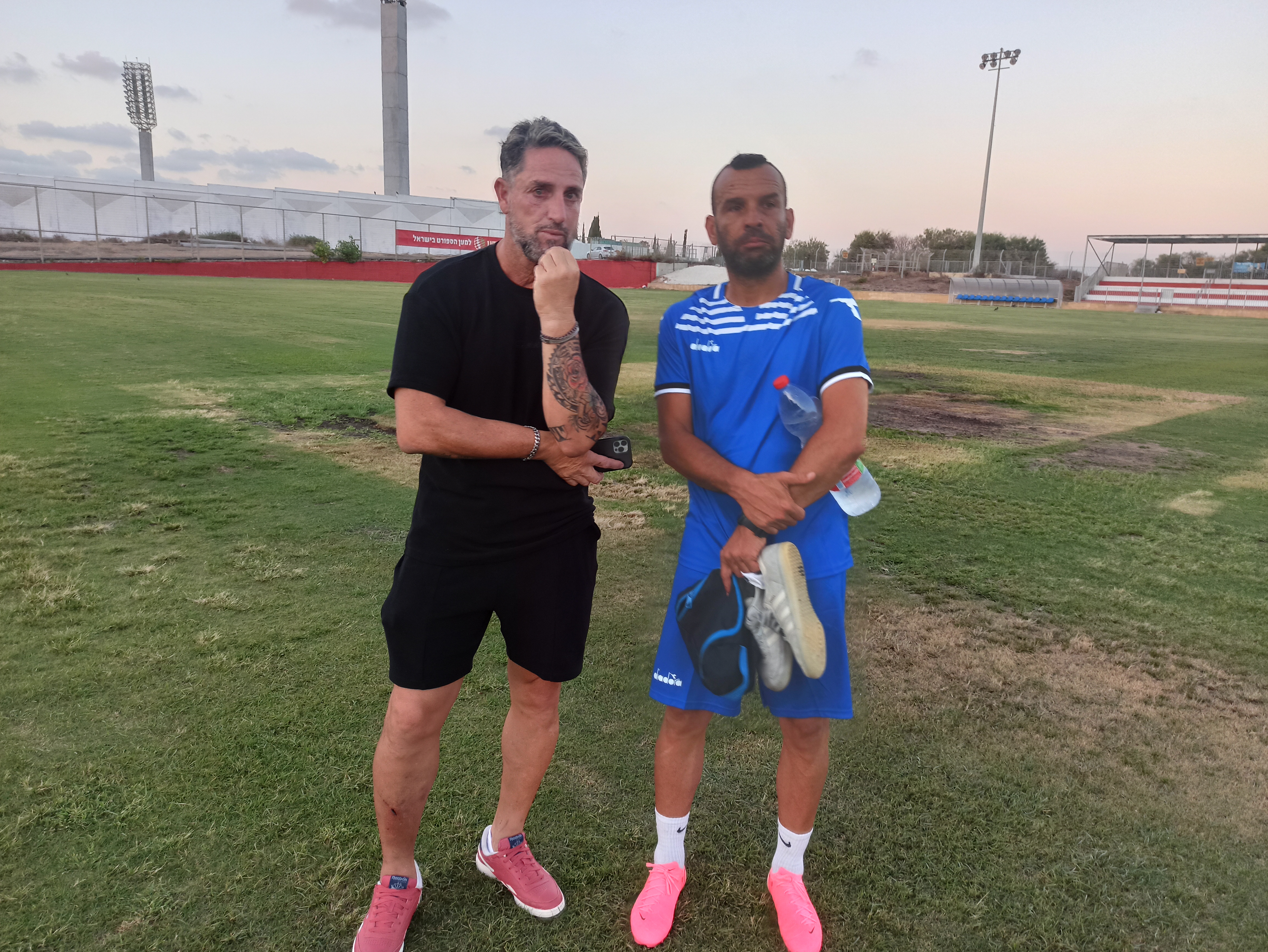 עופרי עם חלפון (אלון יהודיוף)