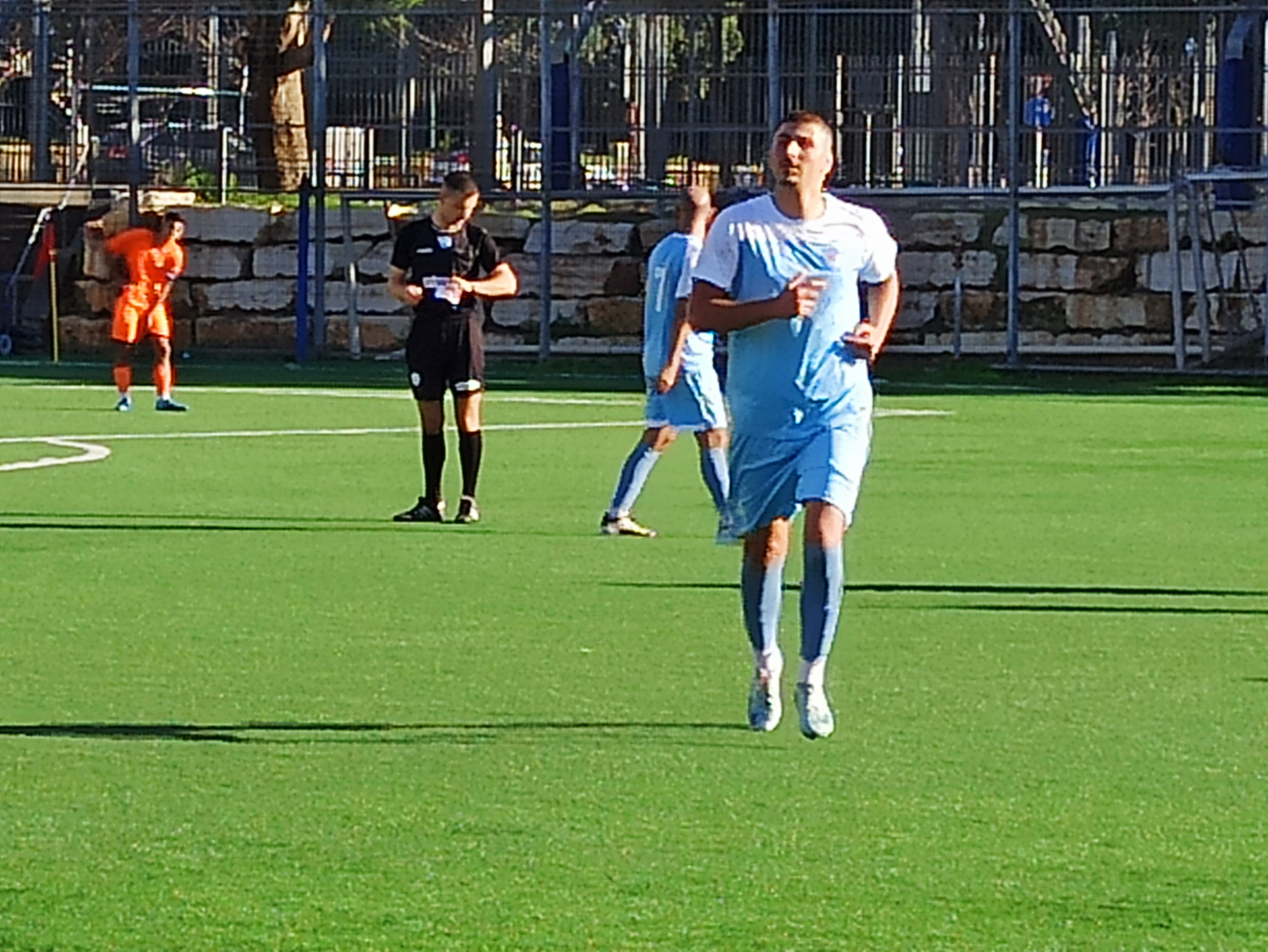 סגר עניין. בר יצחק (אלון יהודיוף)