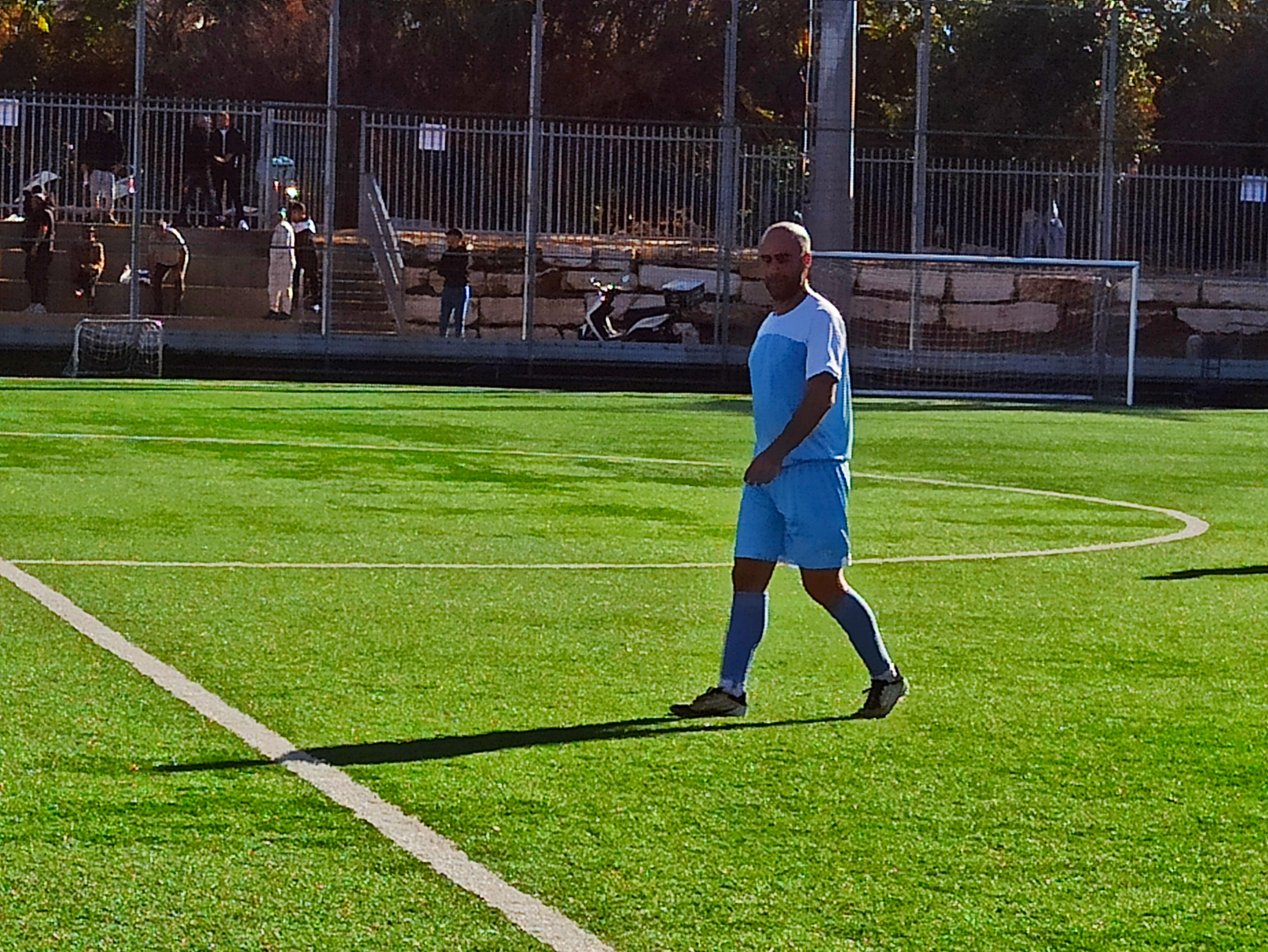 עשה את הספתח. לאו אמסיס (אלון יהודיוף)