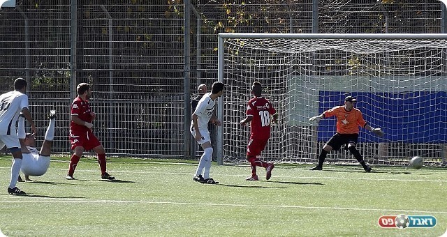 רמת ישראל בהלם. ישראל כובש במספרת (צילום: אייל אורן)