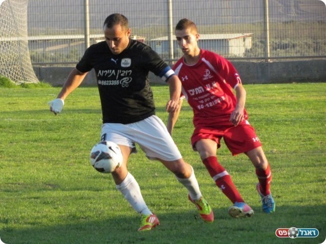 הטריד את ההגנה. גוילי מול פאדי דראושה (צילום: חג'ג' רחאל)