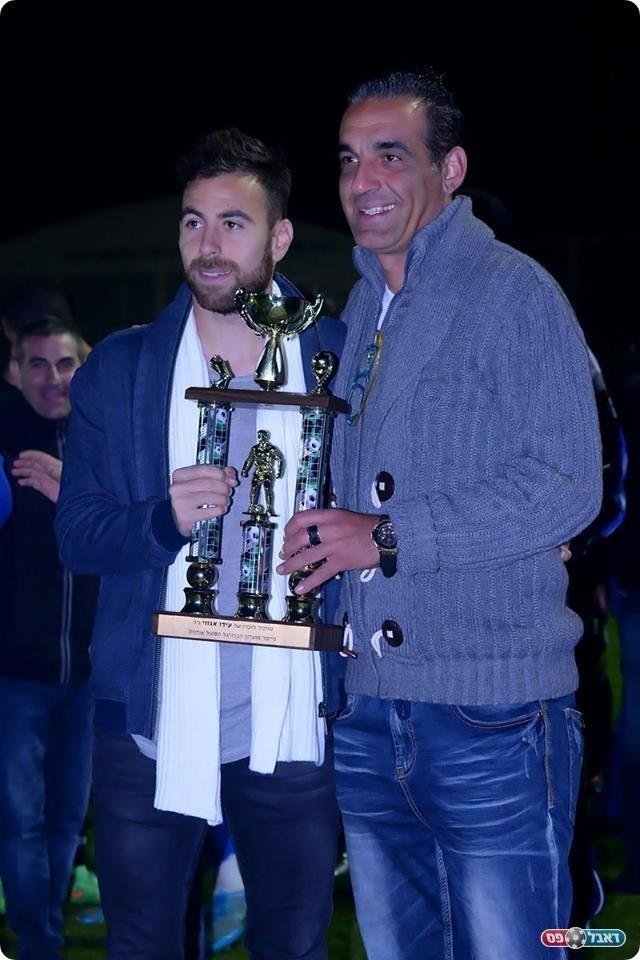 דודי מסיקה ואורי פסו עם הגביע (רויטל, פייסבוק אורנית)