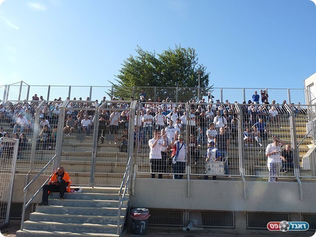 האוהדים היפואים. ראו את קבוצתם עולה עוד שלב (אלי שמואלי)