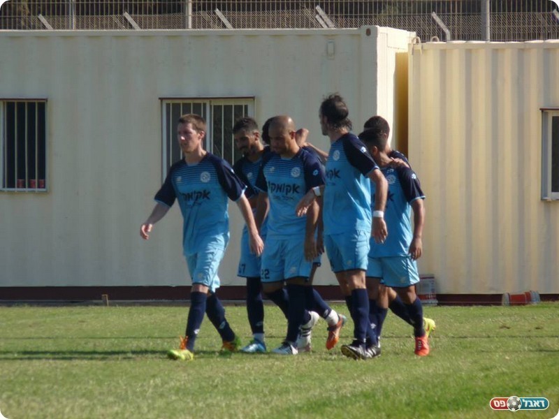 יתרון מקומי. שחקני אור יהודה חוגגים את השער (אלי שמואלי)