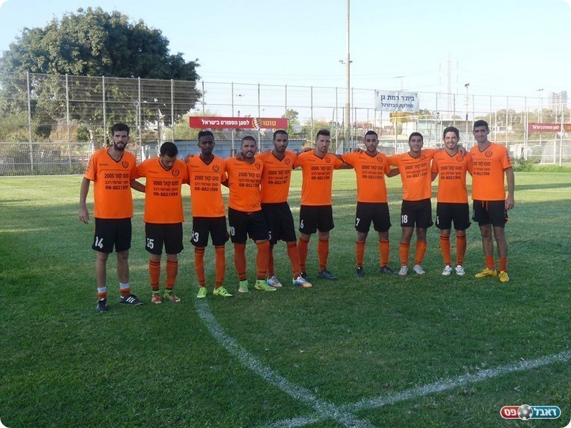 ינצחו את כפר קאסם? שחקני פרדסייה (אלי שמואלי)