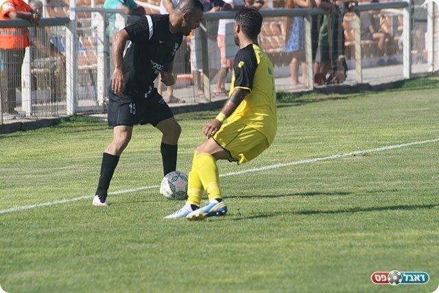 משחק חלש בין הקבוצות. (מיכה פישנזון)