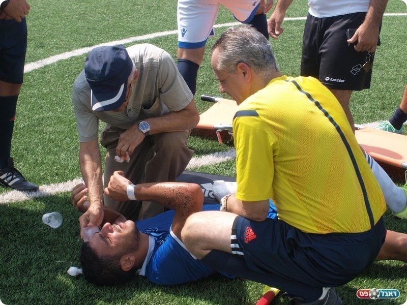 כוהניאן מקבל טיפול (אלון יהודיוף)