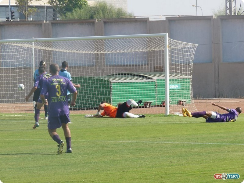 שער היסטורי. שרקט כובש (אלי שמואלי)