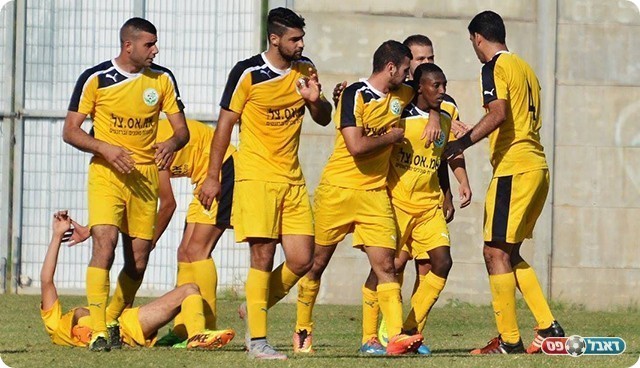 שחקני דליה חוגגים (אבי רביבו, בסט בול)