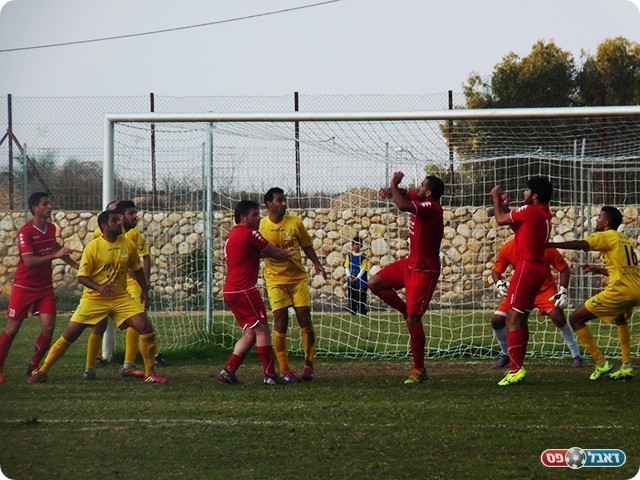 שחקני מרחבים מחפשים את השער (אלי שמואלי)