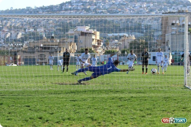 שלום עקיבא כובש (עודד חסין)