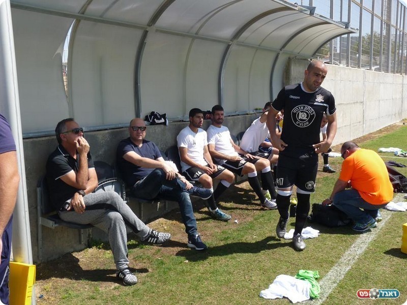 הפנים אומרות הכל. אנשי מ.ס. ב"ש (אלי שמואלי)