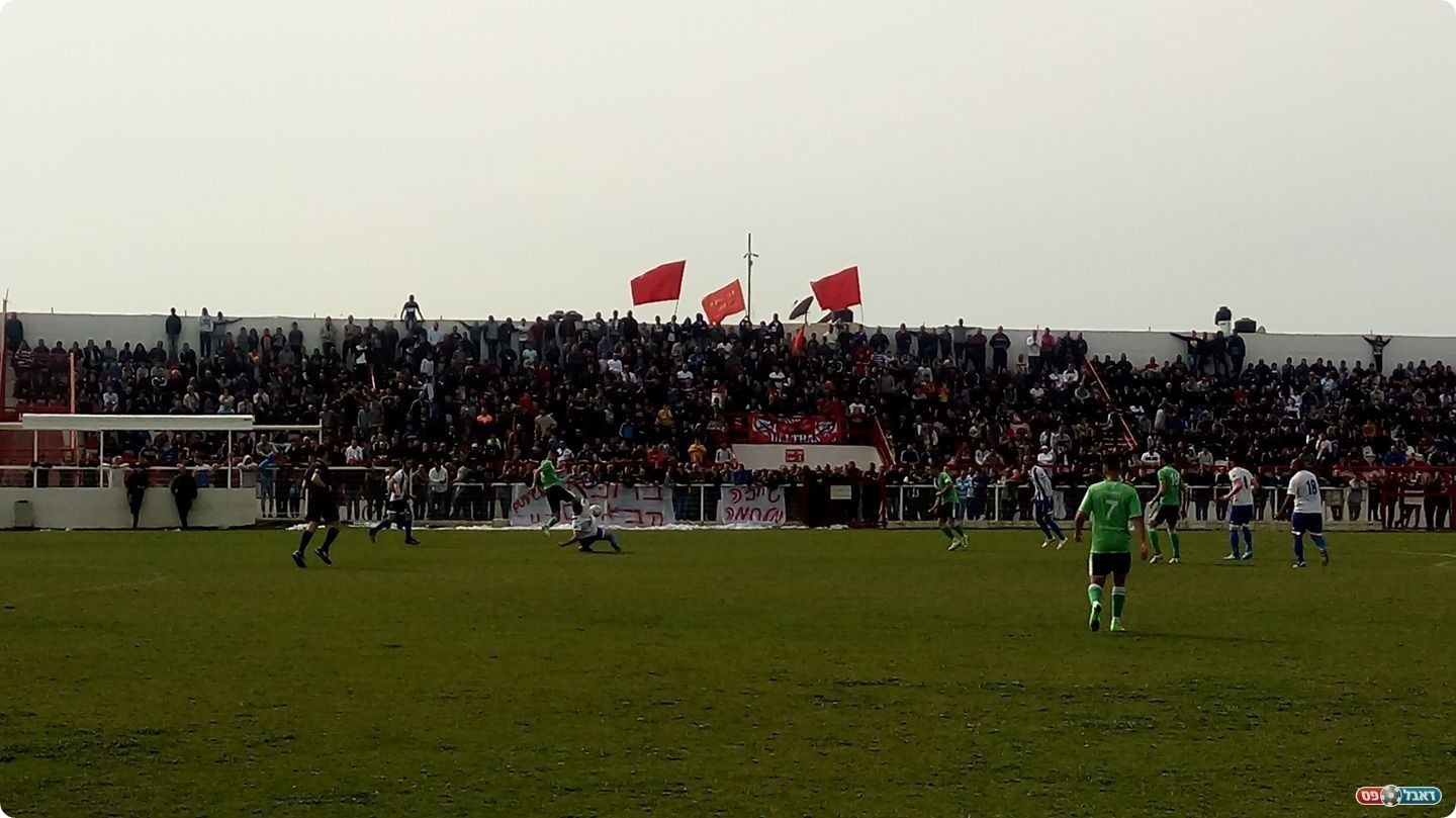 היציעים בטייבה