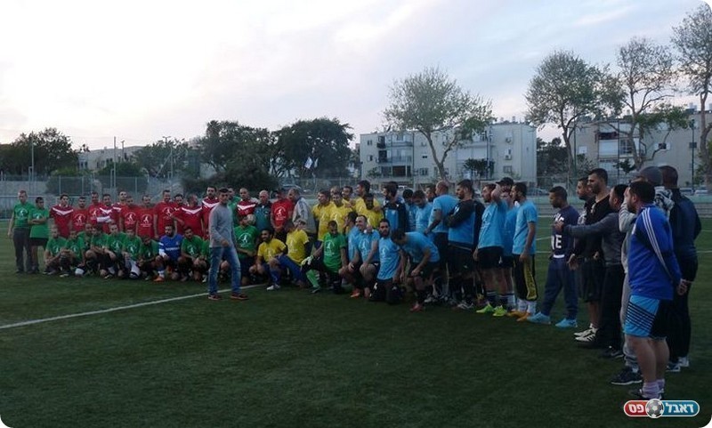 ארבע הקבוצות והשופט בצילום משותף (אלי שמואלי)