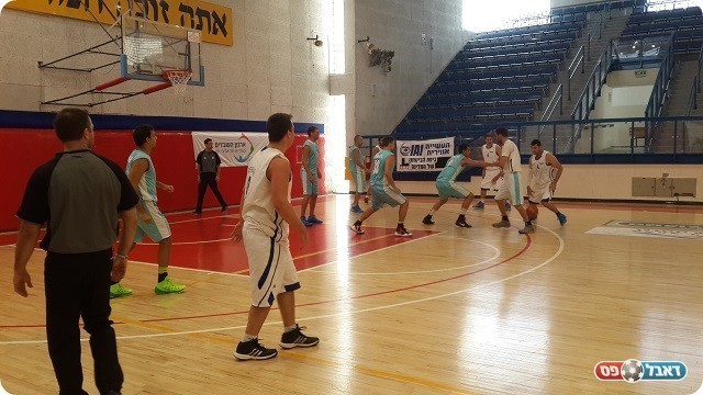 פתחו טוב את המשחק אך דעכו בהמשך. ה"סניפים" בלבן (זיו אמויאל)