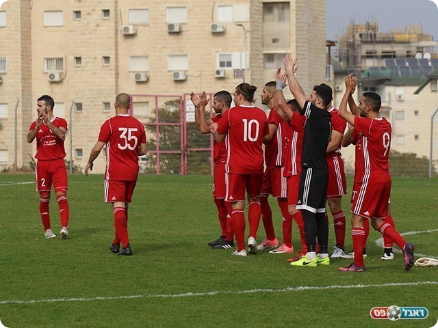 שחקני טירה (נזיה סולטאן)