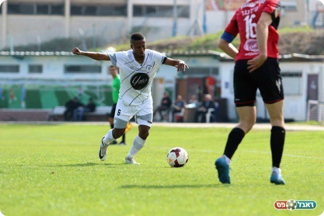 כובש השער השני. טריקו גטהון (עודד חסין)